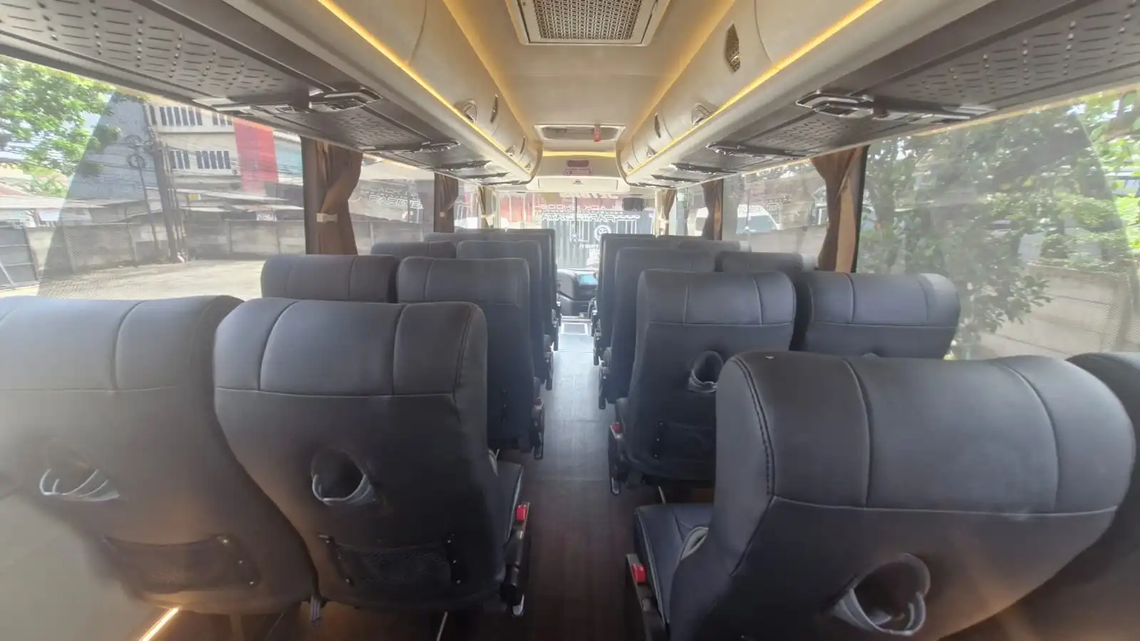 Medium Bus 39 Seat